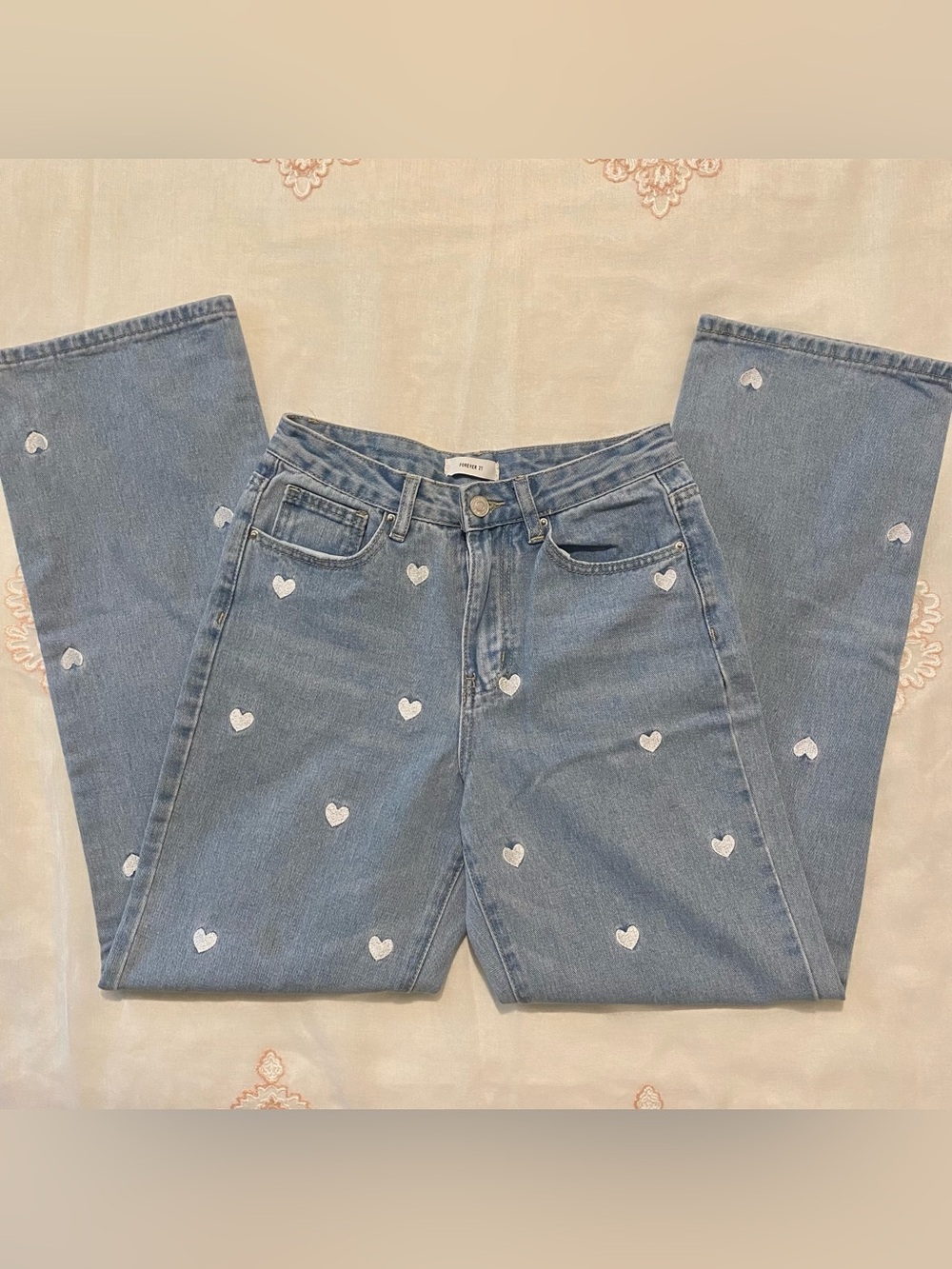 Forever 21 Light Wash Women's Heart Embroidered Jeans Size 24